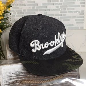 NWOT Brooklyn gray wool and camu print cap 🧢
